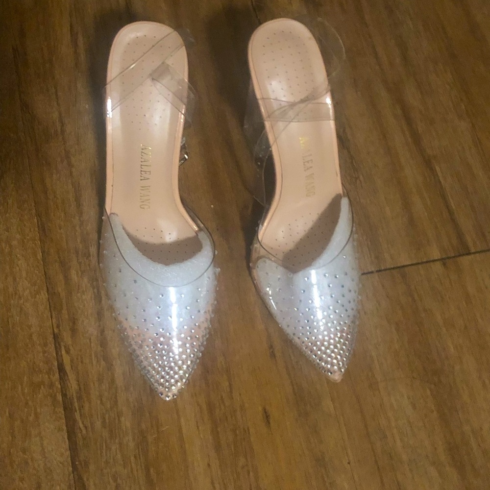Nice heel clear